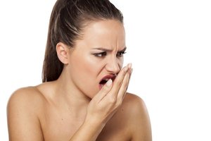 Плохой запах изо рта – причины
