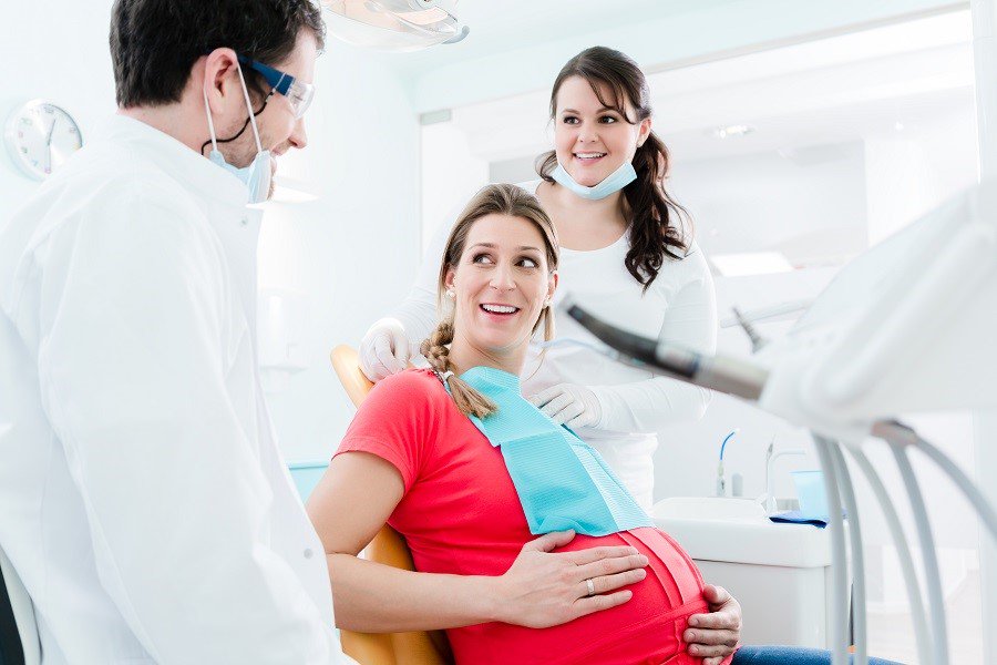 Имплантация зубов для беременных